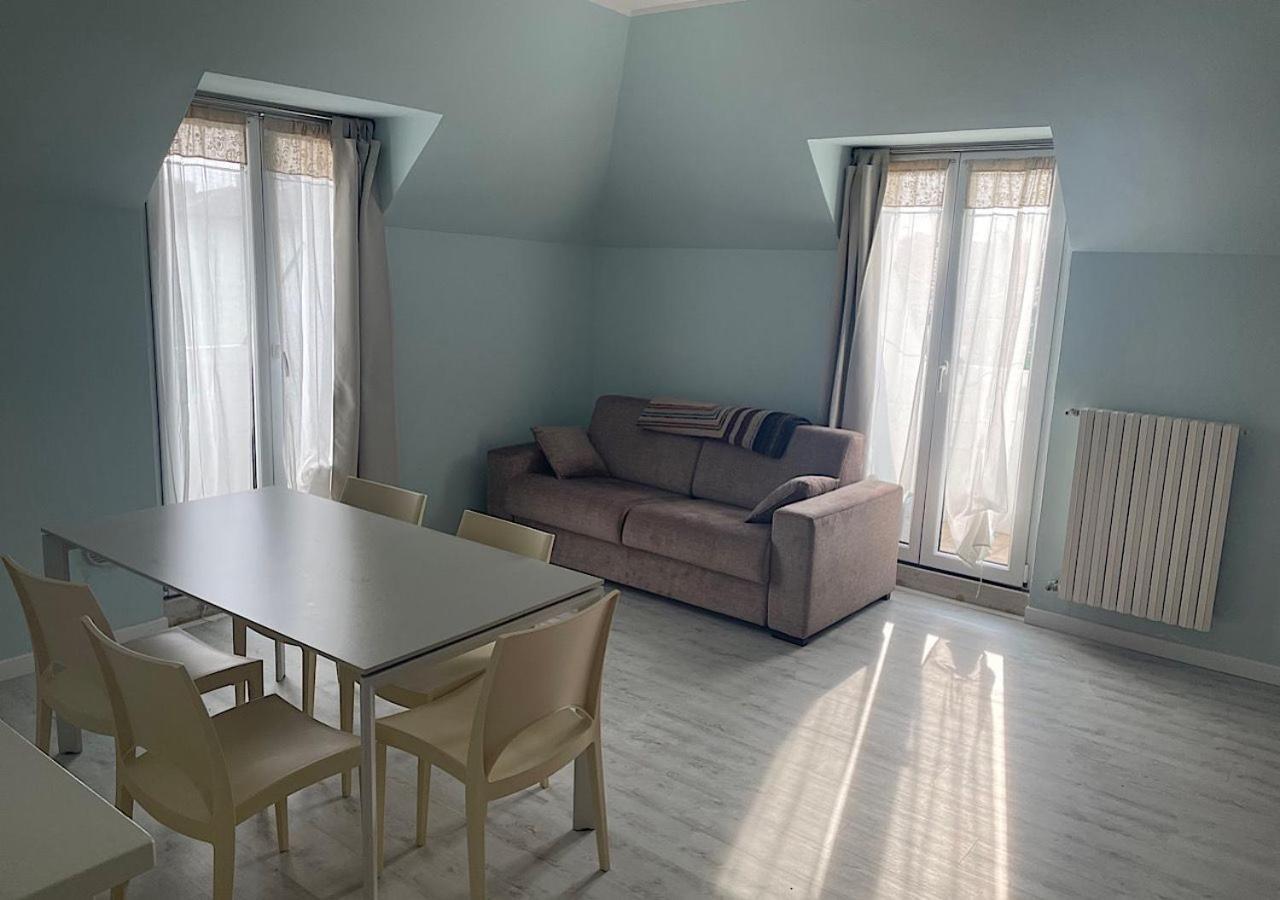 La Magnolia Apartaments IV Tulip Дезенцано-дель-Гарда Экстерьер фото